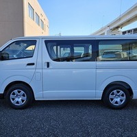 4867　令和6年式　ハイエース　DX　2WD　2000cc　ガソリン車　6人乗り　17kmのサムネイル