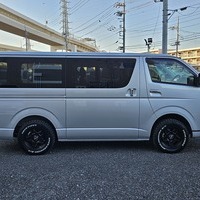 4934　令和5年式　ハイエース　スーパーGL　4WD　2800cc　ディーゼル車　5人乗り　1.0万kmのサムネイル