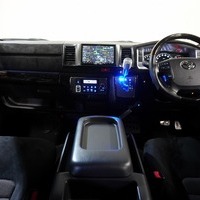 4680 平成29年式 ハイエース スーパーGL ダークプライム 2WD 2,000cc (ガソリン車)  2/5人乗車 3.0万kmのサムネイル
