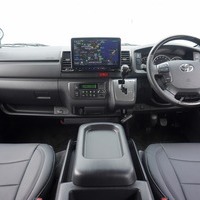 4876 令和2年式 ハイエース スーパーGL ダークプライムⅡ　2WD 2,800cc (ディーゼル) 2/5人乗車 3.3万kmのサムネイル