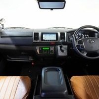 4804 令和6年式 ハイエース スーパーGL 2WD 2,800cc (ディーゼル車) 2/5人乗車 40kmのサムネイル