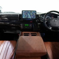 4898 平成28年式　ハイエース スーパーGL ダークプライム 2WD 2,000cc(ガソリン車) 2/5人乗車　7.2万kmのサムネイル