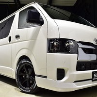 4926. 令和6年式 ハイエース DX 2WD 2,000cc ガソリン車 3/6人乗車 走行21キロ 車検令和８年10月のサムネイル