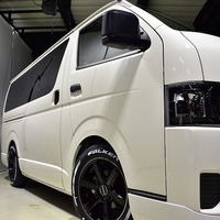 4926. 令和6年式 ハイエース DX 2WD 2,000cc ガソリン車 3/6人乗車 走行21キロ 車検令和８年10月のサムネイル