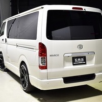 4926. 令和6年式 ハイエース DX 2WD 2,000cc ガソリン車 3/6人乗車 走行21キロ 車検令和８年10月のサムネイル