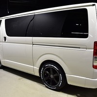 4926. 令和6年式 ハイエース DX 2WD 2,000cc ガソリン車 3/6人乗車 走行21キロ 車検令和８年10月のサムネイル