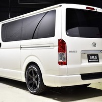 4926. 令和6年式 ハイエース DX 2WD 2,000cc ガソリン車 3/6人乗車 走行21キロ 車検令和８年10月のサムネイル