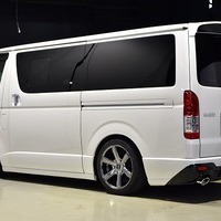 4837.平成30年式 ハイエース スーパーGL ダークプライム 2WD 2,800㏄ ディーゼル車 走行8.7万キロ 検査1年付きのサムネイル