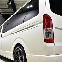 4926. 令和6年式 ハイエース DX 2WD 2,000cc ガソリン車 3/6人乗車 走行21キロ 車検令和８年10月のサムネイル