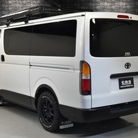 4898 平成28年式　ハイエース スーパーGL ダークプライム 2WD 2,000cc(ガソリン車) 2/5人乗車　7.2万kmのサムネイル