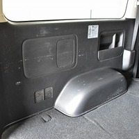 4807.平成29年式 ハイエース スーパーGL ダークプライム 2WD 2,000cc ガソリン車 走行8.8万キロ 検査1年付きのサムネイル