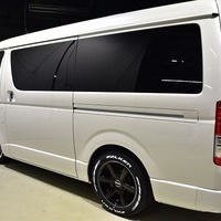 4869.令和5年式 ハイエース スーパーGL ダークプライムⅡ 2WD ガソリン車 走行2,4万キロ 検査1年付きのサムネイル