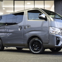 4808 キャラバン オリジナルPKG　GRANDプレミアムGX 2WD 2,400cc (ディーゼル車) 5人乗車　のサムネイル