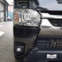4900　令和4年式　ハイエース　スーパーGL　ダークプライムⅡ　2WD　2800cc　ディーゼル車　5人乗り　3.5万kmのサムネイル