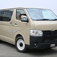 4719 令和6年式 ハイエース スーパーGL　2WD 2,800cc (ディーゼル) 2/5人乗車 35kmのサムネイル