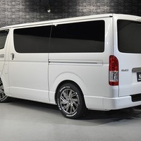 4909 令和5年式 ハイエース スーパーGL ダークプライムⅡ 2WD 2,800cc (ディーゼル車) 2/5人乗車 1.4万kmのサムネイル