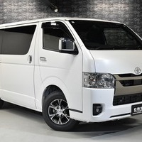 4944 令和6年式 ハイエース スーパーGL ダークプライムⅡ 2WD 2,800cc (ディーゼル車) 2/5人乗車 20kmのサムネイル
