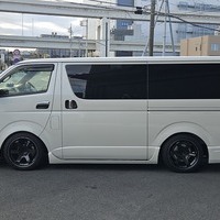 4678　令和1年式　ハイエース　スーパーGL　2WD　2000cc　ガソリン車　5人乗り　4.2万km　スーパーチャージャー搭載のサムネイル