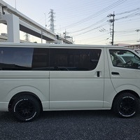 4948　令和6年式　ハイエース　DX　2WD　2000cc　ガソリン車　6人乗り　80kmのサムネイル