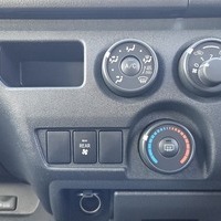 4948　令和6年式　ハイエース　DX　2WD　2000cc　ガソリン車　6人乗り　80kmのサムネイル