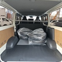 4948　令和6年式　ハイエース　DX　2WD　2000cc　ガソリン車　6人乗り　80kmのサムネイル