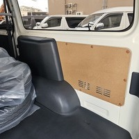 4948　令和6年式　ハイエース　DX　2WD　2000cc　ガソリン車　6人乗り　80kmのサムネイル