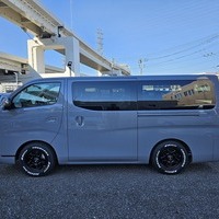 4937　キャラバン　GRANDプレミアムGX　2WD　2000cc　ガソリン車　5人乗りのサムネイル