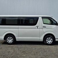 4962　令和4年式　ハイエース　スーパーGL　ダークプライムⅡ　4WD　2800cc　ディーゼル車　5人乗り　1.2万kmのサムネイル
