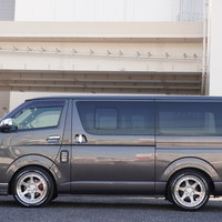 4894　令和2年式　ハイエース　スーパーGL　ダークプライムⅡ　2WD　2000cc　ガソリン車　5人乗り　6.7万kmのサムネイル
