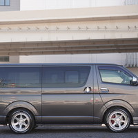 4894　令和2年式　ハイエース　スーパーGL　ダークプライムⅡ　2WD　2000cc　ガソリン車　5人乗り　6.7万kmのサムネイル