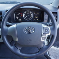 4805　令和6年式　ハイエース　DX　2WD　2000cc　ガソリン車　6人乗り　39kmのサムネイル