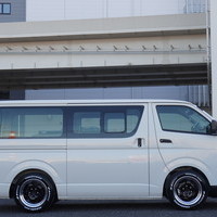 4805　令和6年式　ハイエース　DX　2WD　2000cc　ガソリン車　6人乗り　39kmのサムネイル
