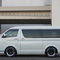 4627　令和4年式　ハイエース　ワゴン　GL　2WD　2700cc　ガソリン車　10人乗り　0.5万km　ベッドキットⅣ架装のサムネイル