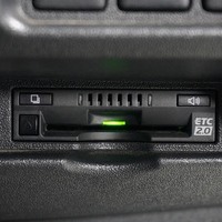 4942 令和5年式 ハイエース スーパーGL ダークプライムⅡ 2WD 2,000cc (ガソリン車) 2/5人乗車 3.0万kmのサムネイル