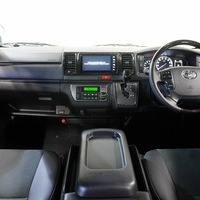 4942 令和5年式 ハイエース スーパーGL ダークプライムⅡ 2WD 2,000cc (ガソリン車) 2/5人乗車 3.0万kmのサムネイル