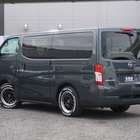 4743　キャラバン　GRANDプレミアムGX　2WD　2000cc　ガソリン車　5人乗りのサムネイル