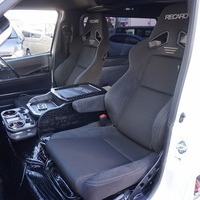 4681　平成30年式　ハイエース　スーパーGL　ダークプライムⅡ　2WD　2000cc　ガソリン車　5人乗り　3.2万km　エアサスのサムネイル