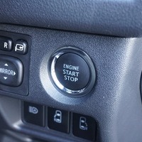 4973　ハイエース　50thアニバーサリーLIMITED　2WD　2000cc　ガソリン車　5人乗り　1.3万kmのサムネイル