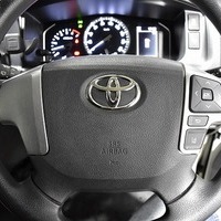 5023. 令和5年式 ハイエース DX 2WD 2,000cc ガソリン車 3/6人乗車 走行3.5キロ 検査1年付きのサムネイル