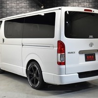 4942 令和5年式 ハイエース スーパーGL ダークプライムⅡ 2WD 2,000cc (ガソリン車) 2/5人乗車 3.0万kmのサムネイル
