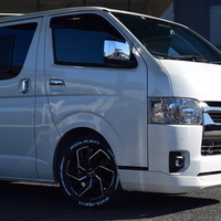 4980　令和5年式　ハイエース　スーパーGL　ダークプライムⅡ　2WD　2000cc　ガソリン車　5人乗り　1.4万km　のサムネイル