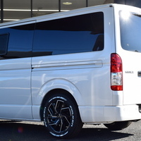 4980　令和5年式　ハイエース　スーパーGL　ダークプライムⅡ　2WD　2000cc　ガソリン車　5人乗り　1.4万km　のサムネイル