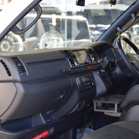 4980　令和5年式　ハイエース　スーパーGL　ダークプライムⅡ　2WD　2000cc　ガソリン車　5人乗り　1.4万km　のサムネイル
