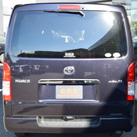 4863 令和2年式 ハイエース スーパーGL ダークプライムⅡ　2WD 2,800cc (ディーゼル車) 5人乗車 6.5万kmのサムネイル