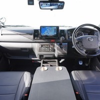 5194 令和4年式 ハイエース スーパーGL ダークプライムⅡ 2WD 2,000cc (ガソリン車) 2/5人乗車 0.9万kmのサムネイル