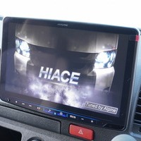 5018 令和6年式 ハイエース スーパーロング DX-GL PKG 4WD 2,800cc (ディーゼル) 2/5人乗車 660kmのサムネイル