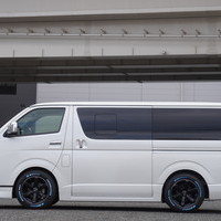 4961　令和4年式　ハイエース　スーパーGL　ダークプライムⅡ　2WD　2000cc　ガソリン車　5人乗り　8.0万kmのサムネイル