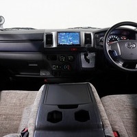 3941 平成30年 ハイエース DX セドナ タイプⅢ  全塗装済 内装架装車 2,000cc (ガソリン車) 3/6人乗り 4.1万kmのサムネイル