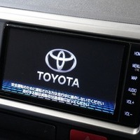 4872  令和4年式 トヨタ ハイエース ワゴンGL 2WD 2,700cc(ガソリン車）6.57万kmのサムネイル