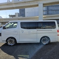 4825　キャラバン　GRANDプレミアムGX　2WD　2400cc　ディーゼル車　5人乗りのサムネイル